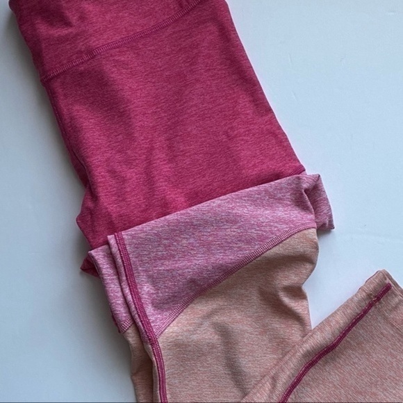 Outdoor Voices • Flamingo Pink + Peach Colorblock Leggings 7/8 - Picture 6 of 10